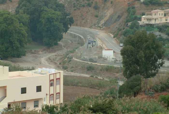 أصوات تطالب المغرب بالتخلي عن لعب دور الدركي لحساب إسبانيا