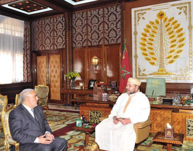 هل يتدخل الملك لإنقاذ المغاربة من عبث حكومة بنكيران؟
