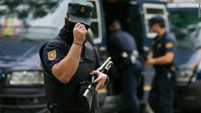 "بوليس" اسبانيا يعتقل شخصا  مبحوث عنه في المغرب بتهمة تهريب المخدرات