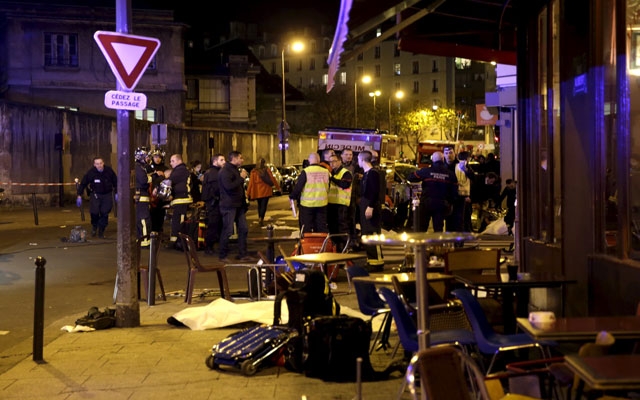 أعمال باريس الإرهابية تفجر موجة عنصرية ضد العرب والمسلمين في فرنسا( مع فيديو)