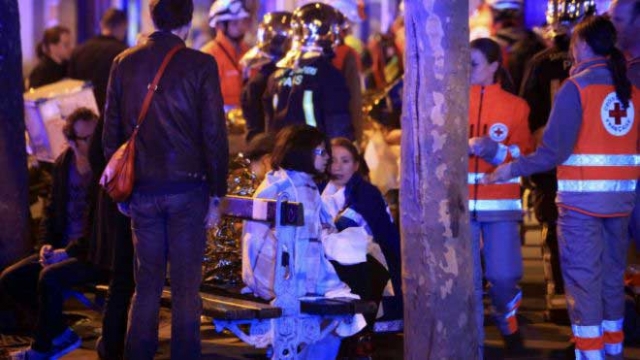 فرنسية تشرح ما شاهدته  خلال  الهجمة الإرهابية بباريس الأمس (مع فيديو)