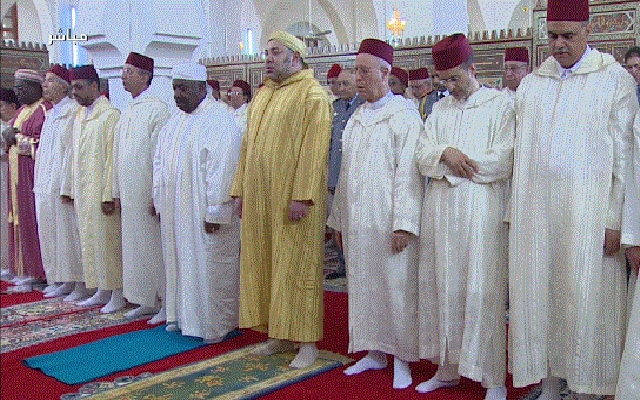 الملك والرئيس الغابوني علي بونغو أوديمبا يؤديان صلاة الجمعة بمسجد القدس بفاس