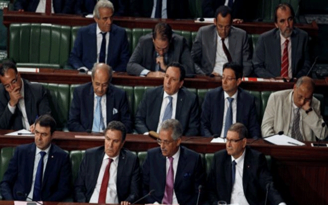 عاجل.. البرلمان التونسي يسقط حكومة الحبيب الصيد