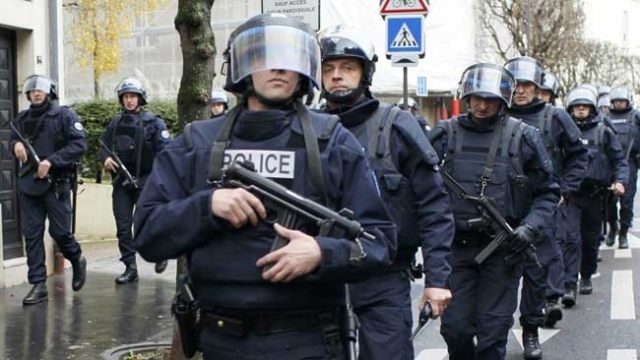 فرنسا: مسلحان يحتجزان رهائن في كنيسة بإقليم نورماندي
