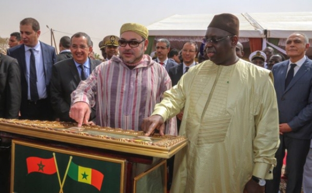الملك والرئيس السنغالي يشرفان على إطلاق مخطط تهيئة مصايد الأخطبوط لفائدة السنغال
