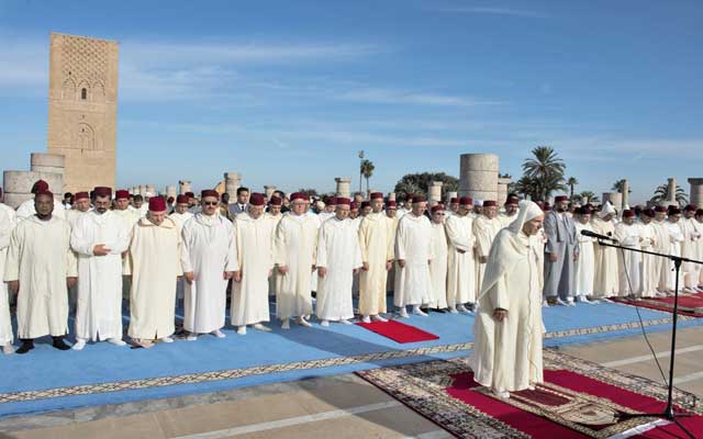 الأمير مولاي الحسن يؤدي صلاة الاستسقاء بمسجد حسان في الرباط