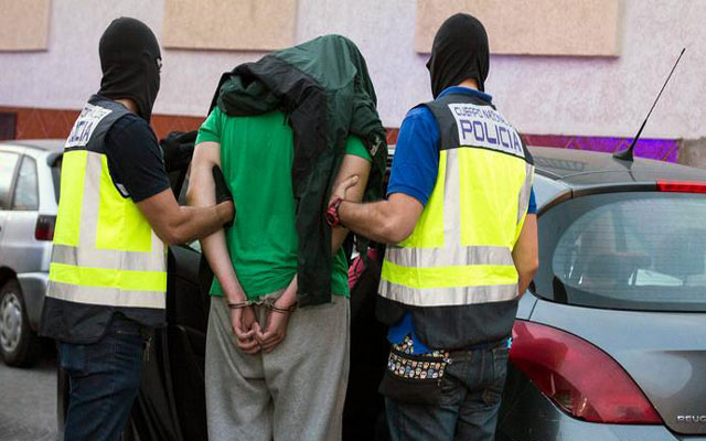 اعتقال مغربيين ببرشلونة بتهمة التمجيد والإشادة بالأعمال الإرهابية