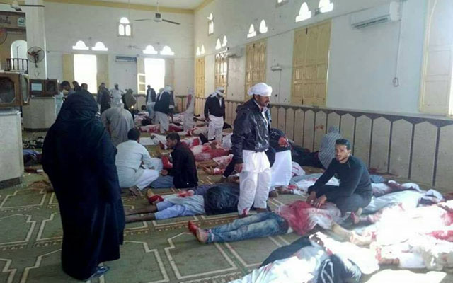 جديد: 235 قتيلا بتفجير مسجد بسيناء وإعلان الحداد لثلاثة أيام  بمصر    (مع فيديو)