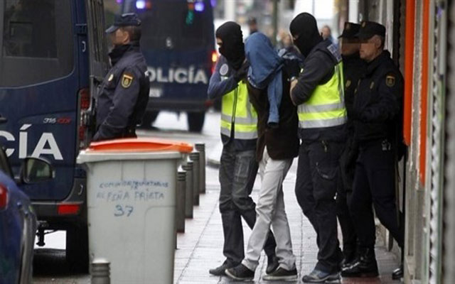 إلقاء القبض على صديق مهاجم المارة بالسلاح الأبيض في العاصمة الفرنسية
