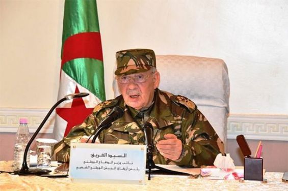 يشرف عليها قايد صالح: الجزائر تسلم للبوليساريو أسلحة جديدة تستخدم في حرب العصابات