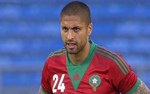 مدافع المنتخب المغربي يطلق النار على شركة "نايك" الأمريكية