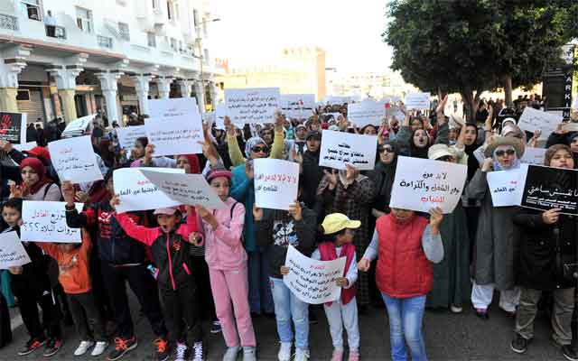 غياب قادة الأحزاب والحقوقيين في مسيرة الرباط الاحتجاجية على "ساعة العثماني"