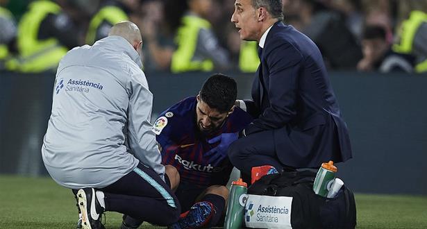 الإصابة تبعد "سواريز" لاعب برشلونة عن الملاعب طيلة هذه الفترة