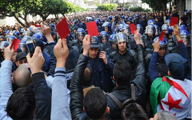 أطلقوا عليها جمعة اجتثاث وطرد العصابة: نشطاء بالجزائر يدعون لـ"أضخم وأكبر المسيرات" في هذا التاريخ