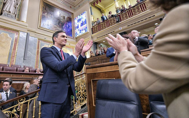 تنصيب زعيم الحزب الاشتراكي بيدرو سانشيز رئيسا للحكومة الإسبانية