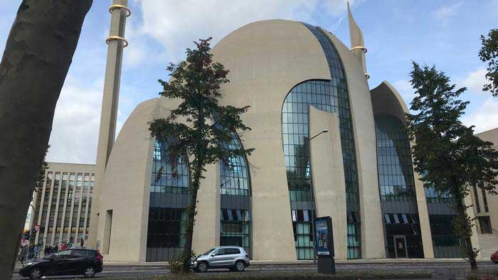تهديد بوجود قنبلة يُخلي 4 مساجد بألمانيا في يوم واحد
