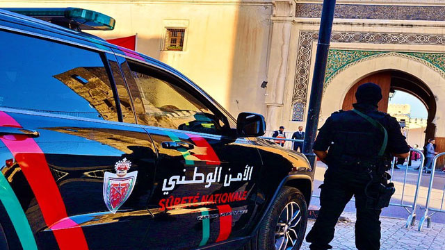 حيازة سلاح ناري وجرائم أخرى تقود شخصا وآخرين بالناظور إلى "الكوميسارية"