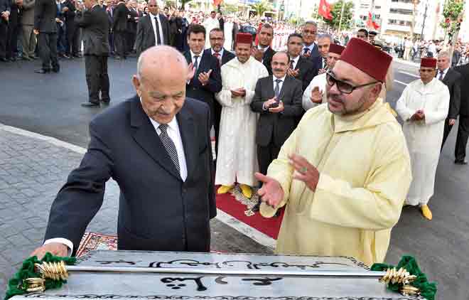 الملك يعزي أرملة اليوسفي: لقد بصم اليوسفي بشخصيته مرحلة هامة من تاريخ المغرب الحديث