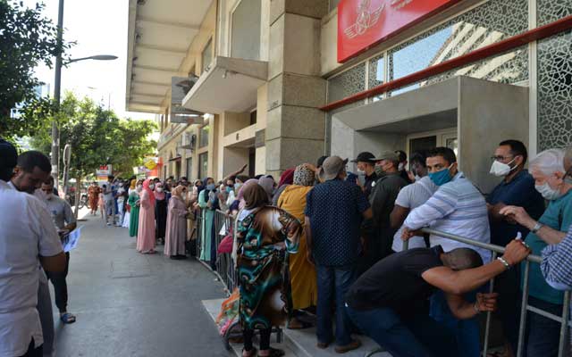 ازدحام وفوضى بوكالات الخطوط الملكية المغربية