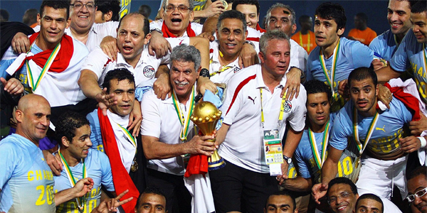 مثير... الشرطة تحقق في اختفاء كأس إفريقيا من مقر جامعة الإتحاد المصري!!