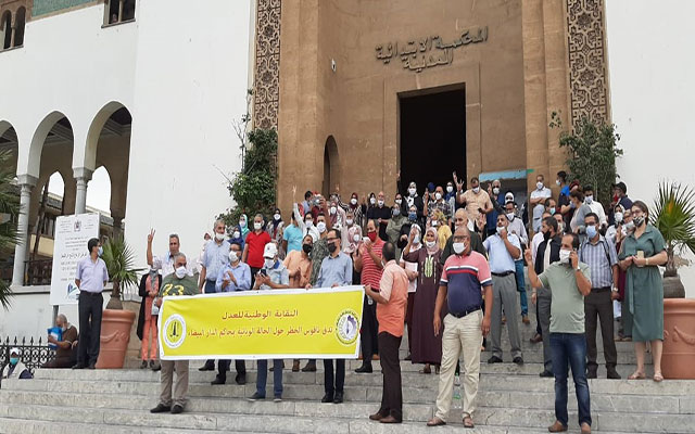 رفاق البغدادي يرغمون وزير العدل على زيارة المحكمة المدنية 