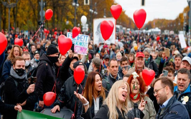 ألمانيا.. تظاهرات بالآلاف ضد "قيود كورونا"(مع فيديو)