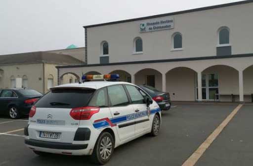 فرنسا.. مجهول يضرم النار في مسجد بمدينة "شاتودون"