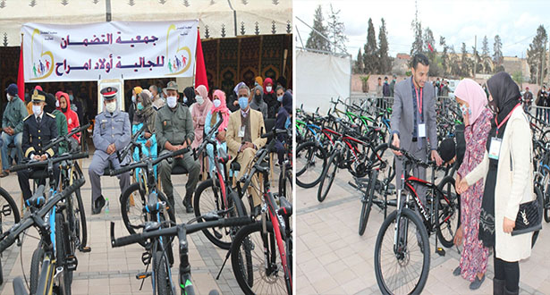 جمعية الجالية للتضامن: توزع 50 دراجة هوائية على تلاميذ العالم القروي بسطات
