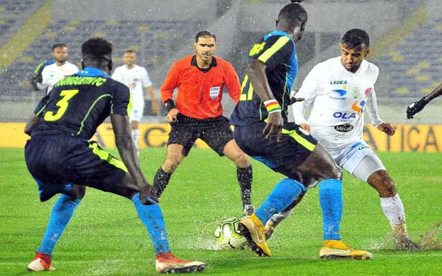 الرجاء يطالب "الكاف" بالتحقيق مع الحكم الجزائري