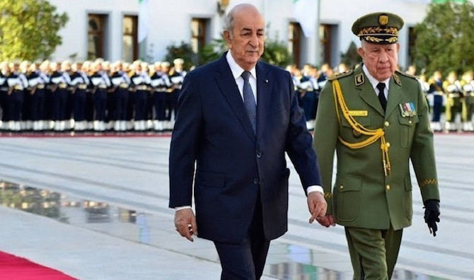 صحيفة إسبانية: الجيش الجزائري يحكم قبضته على البلاد منذ الإستقلال
