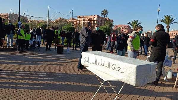 مهنيو النقل السياحي يخرجون للاحتجاج من جديد بمراكش، وهذه مطالبهم