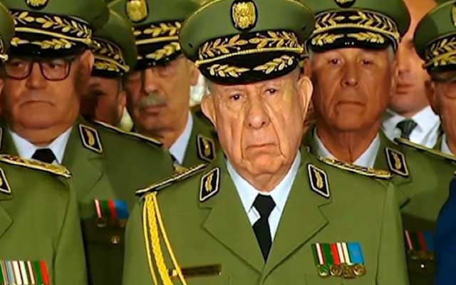أكاديمي جزائري : جنرالات قصر المرادية استغلوا الحراك لضمان سيادة المؤسسة العسكرية