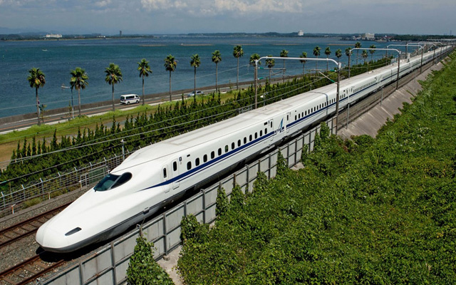 شركة السكك الحديدية في اليابان تعتذر عن تأخر القطار دقيقة وتفتح تحقيقا مع السائق