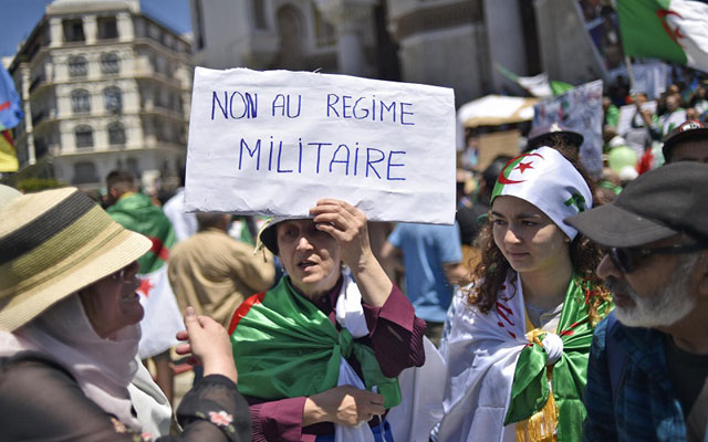الجزائريون يجددون مقاطعتهم للانتخابات التشريعية وتمسكهم برحيل نظام " العسكر"