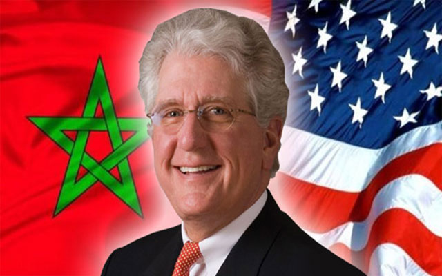 توشيح السفير السابق للولايات المتحدة بالمغرب بالوسام العلوي من درجة قائد