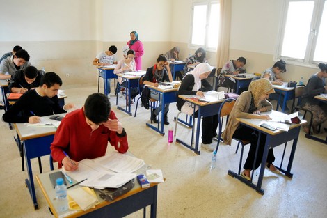 ما حقيقة اجتياز تلاميذ العيون امتحانات لم يدرسوا مواضيعها؟