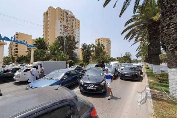 “ثورة العطش” تندلع بالجزائر…مواطنون يقطعون الطريق