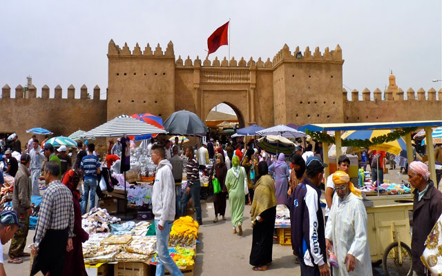 فوضى بفضاءات وجدة بسبب تكدس الأسواق العشوائية والباعة المتجولين واحتلال الملك العمومي‎‎