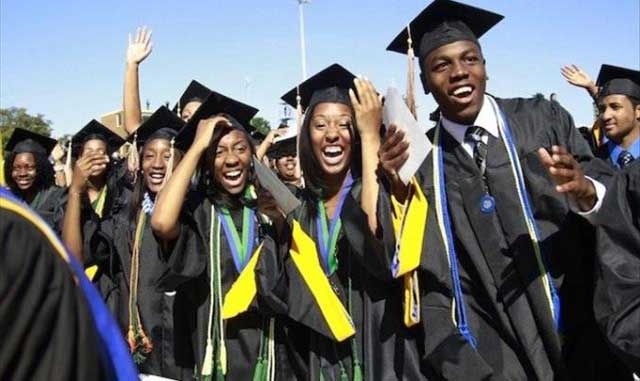 الجامعات المغربية تستقبل 20 ألف طالب أجنبي سنويا مقابل 1300 طالب في الجزائر