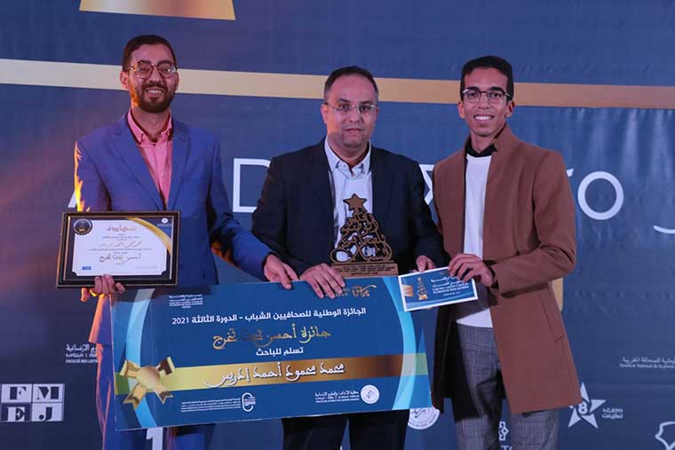 السوداني محمود محمد أحمد يتوج بجائزة أحسن بحث تخرج بشعبة التحرير الصحفي