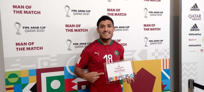 الحافيظي يتوج بجائزة أحسن لاعب في مباراة المغرب وفلسطين