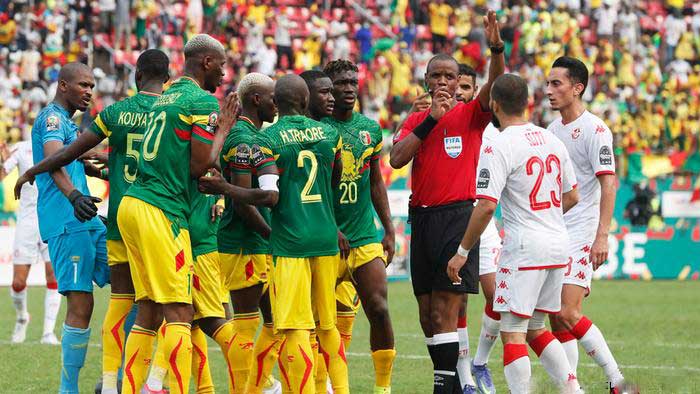 كأس إفريقيا: الـ "كاف" يعتمد رسميا فوز منتخب مالي على نظيره التونسي