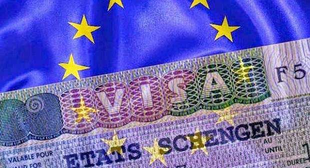 كورونا تعمق مشكل التأشيرة لأوروبا الخاصة بالطلبة المغاربة
