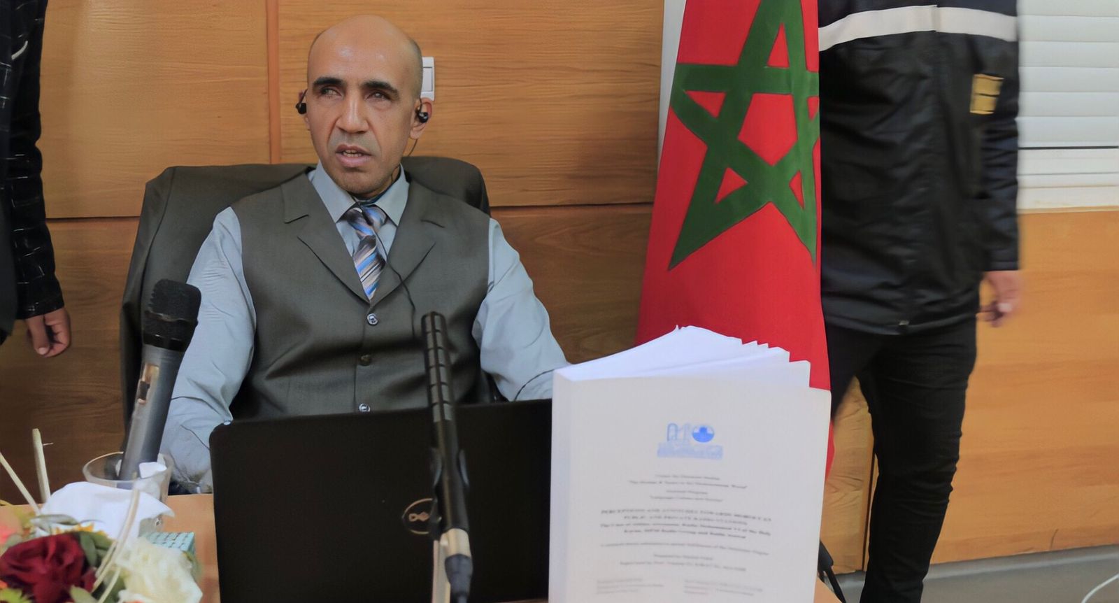 سابقة في المغرب.. حميد نبيل أول كفيف يحصل على الدكتوراه في الأدب مع (فيديو)