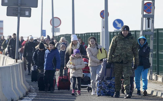 الاتحاد الأوروبي يقرر منح "الحماية المؤقتة " للاجئين القادمين من أوكرانيا