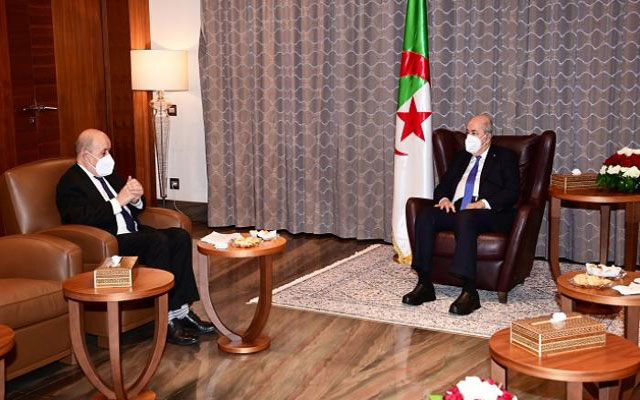 زيارة وزير خارجية فرنسا للجزائر للتذكير بـ"اتفاقية إيفيان" وبأحقية فرنسا في الغاز والبترول