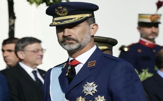ملك إسبانيا يفاجأ بـ "عاش خوان كارلوس" في مأدبة غذاء عسكرية
