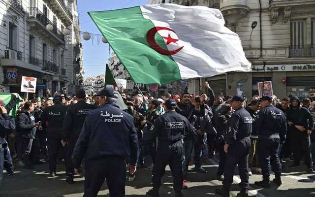 " أمنستي" تدعو السلطات الجزائرية إلى الإفراج الفوري عن معتقلي الحراك