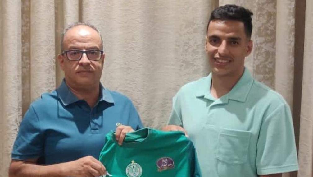 لاعب جزائري جديد في صفوف فريق الرجاء البيضاوي