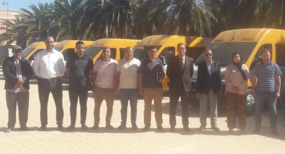 توزيع 10 حافلات للنقل المدرسي على الجماعات الترابية في عمالة اشتوكة